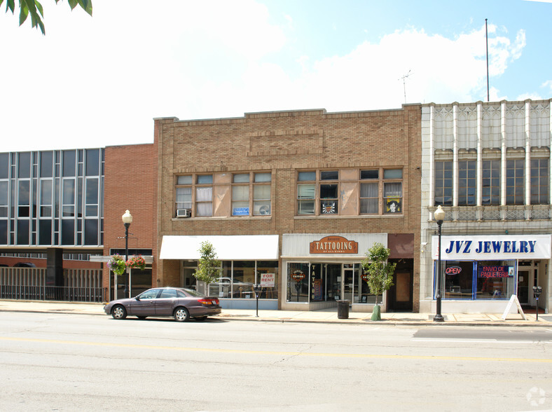 63 S Broadway, Aurora, IL for sale - Primary Photo - Image 1 of 1