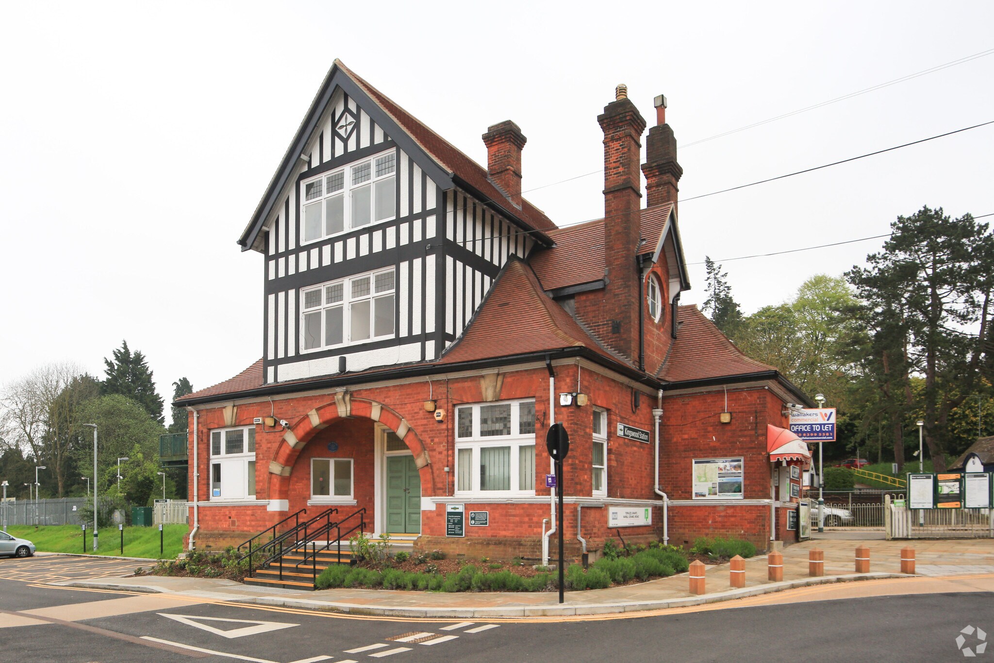 Waterhouse Ln, Tadworth for sale Primary Photo- Image 1 of 1