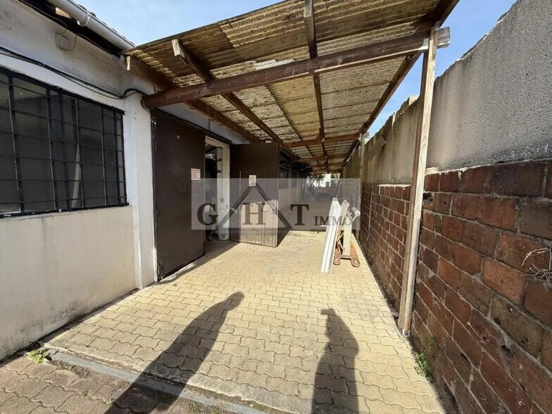 Office in Noisy-le-Sec for sale - Building Photo - Image 3 of 13