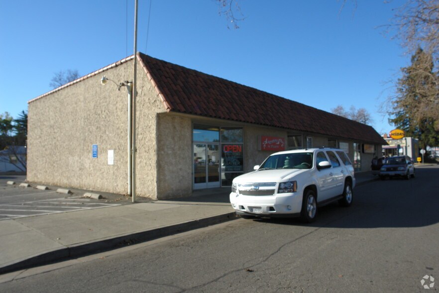 1925-1931 Esplanade Rd, Chico, CA for rent - Building Photo - Image 2 of 11