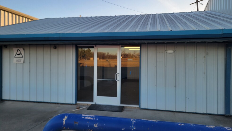 14000 Highway 177, Shawnee, OK for rent - Building Photo - Image 1 of 14