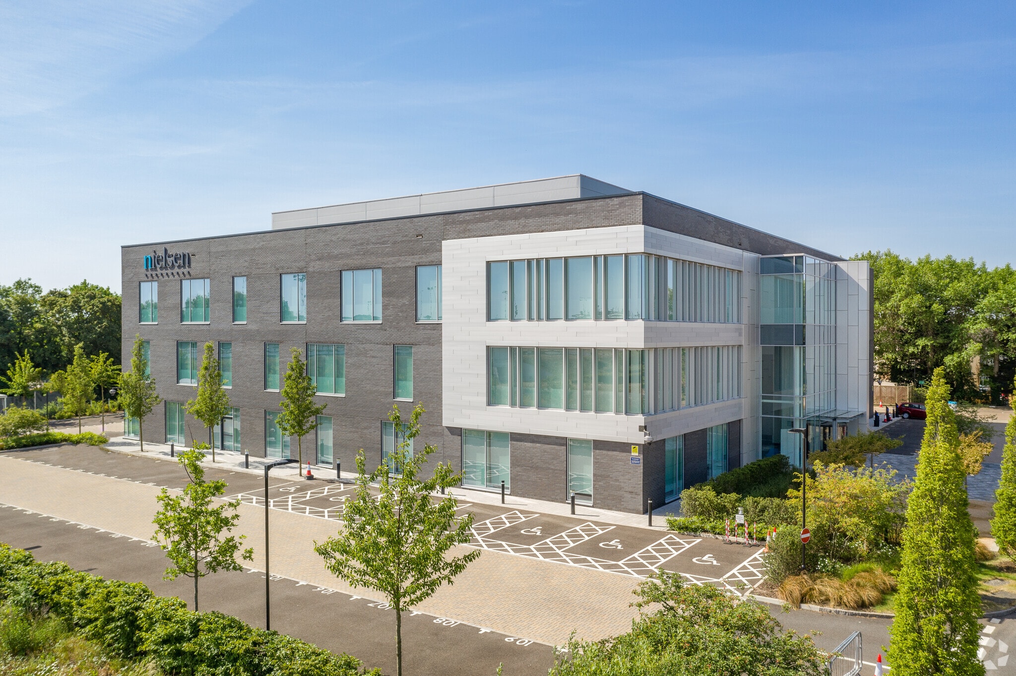 John Smith Dr, Oxford for sale Primary Photo- Image 1 of 1