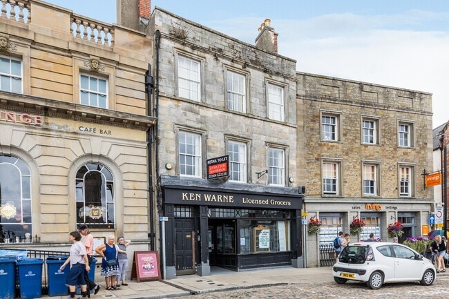 More details for 22 Market Pl, Richmond - Retail to Rent