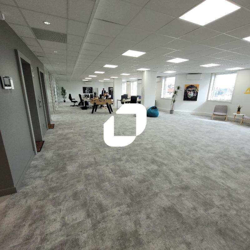 Office in Boulogne-Billancourt for sale Interior Photo- Image 1 of 13