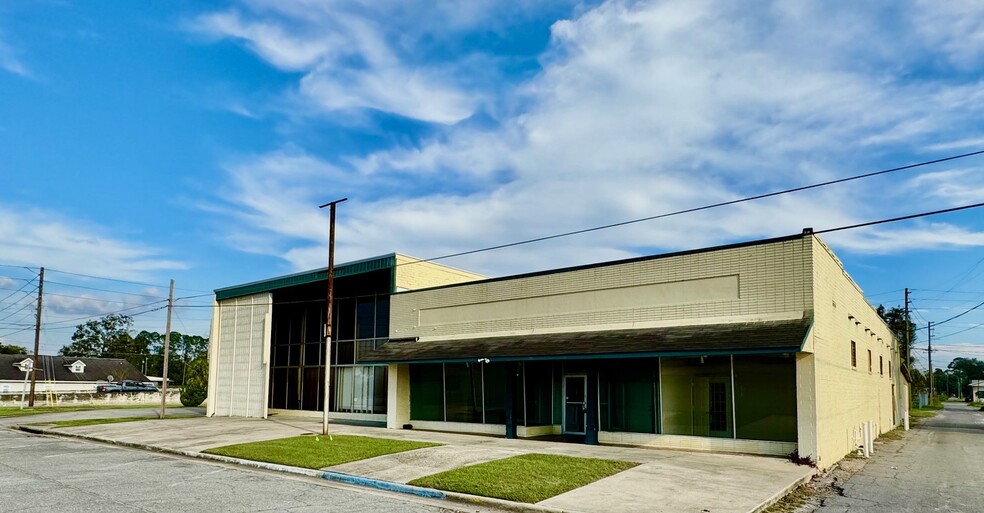 256 N Macon St, Jesup, GA for sale - Building Photo - Image 1 of 8