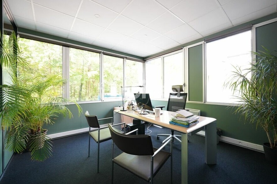 4 Allée De La Combe, Lissieu for sale - Interior Photo - Image 3 of 6