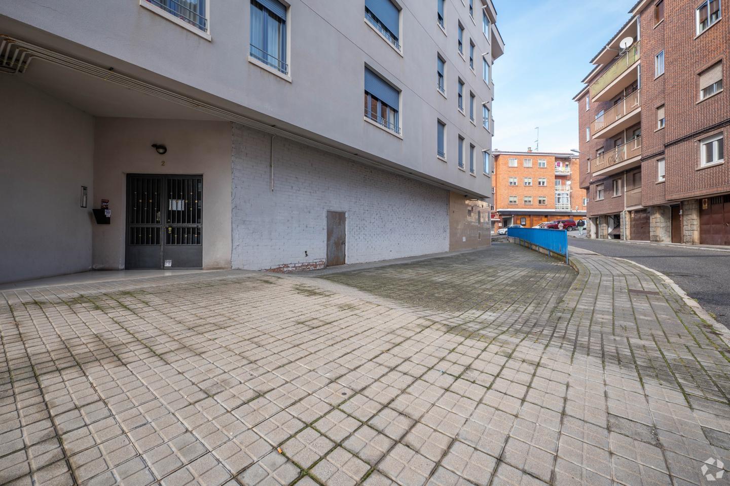Retail in Ávila, Ávila to rent Interior Photo- Image 1 of 7