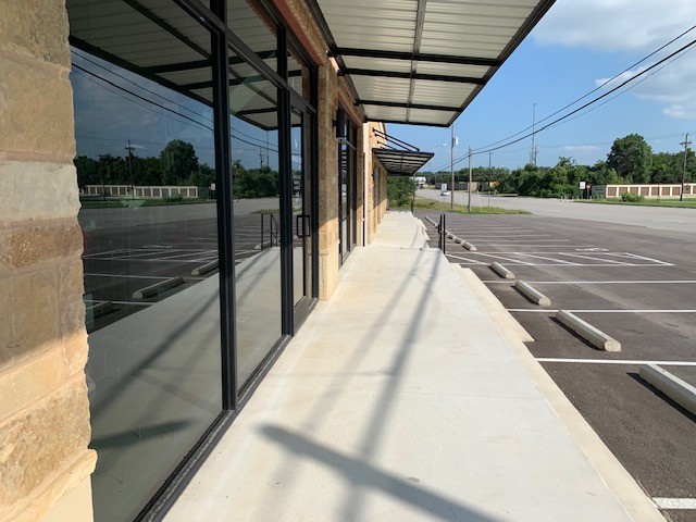 213 S US Hwy 281, Johnson City, TX for rent - Building Photo - Image 3 of 6