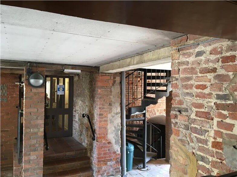 1 Kings Staithe Ln, Kings Lynn to rent - Building Photo - Image 3 of 3