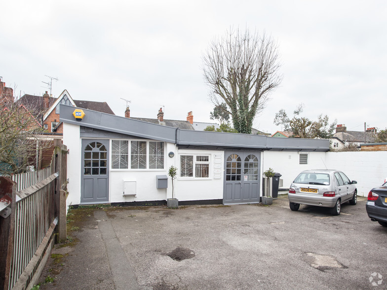 9 Cleaveland Rd, Surbiton for sale - Primary Photo - Image 1 of 1