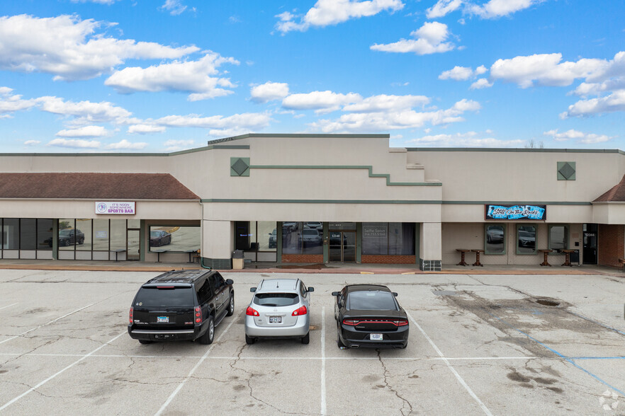 12243-12305 Natural Bridge Rd, Bridgeton, MO for rent - Building Photo - Image 3 of 20