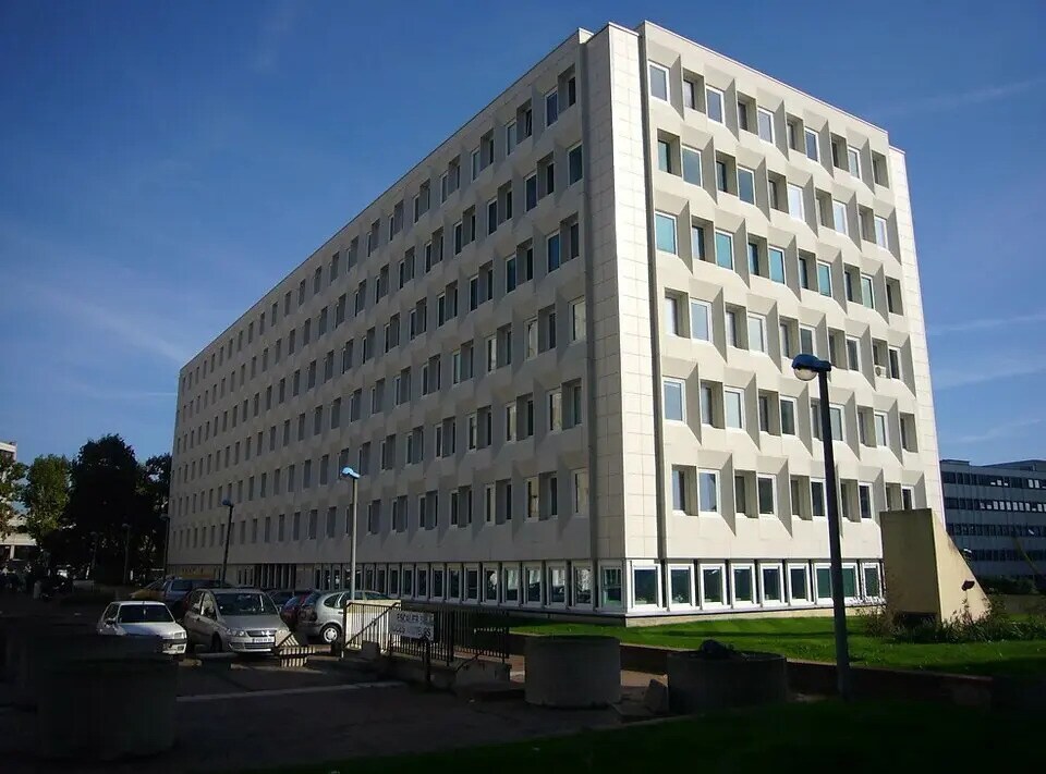 Office in Créteil to rent Building Photo- Image 1 of 3