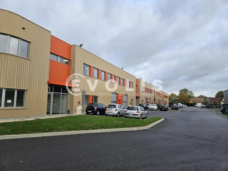 21 Avenue De Norvège, Villebon-sur-Yvette to rent - Building Photo - Image 3 of 12