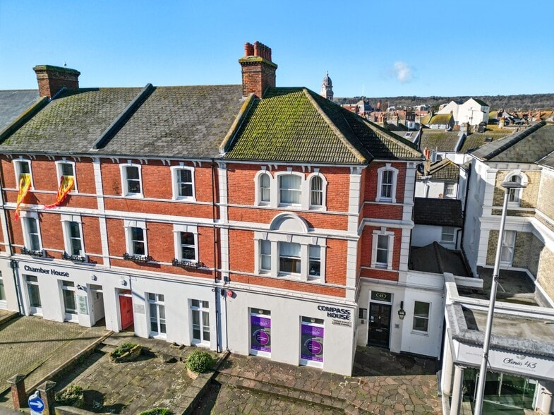 45 Gildredge Rd, Eastbourne to rent - Building Photo - Image 1 of 2