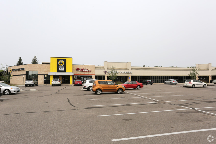 5510-5590 W Broadway Ave, Crystal, MN for rent - Building Photo - Image 1 of 2