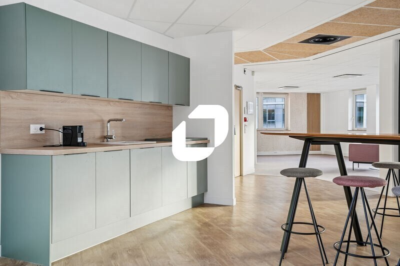 7 Rue Eugène Et Armand Peugeot, Rueil-Malmaison to rent - Building Photo - Image 2 of 19