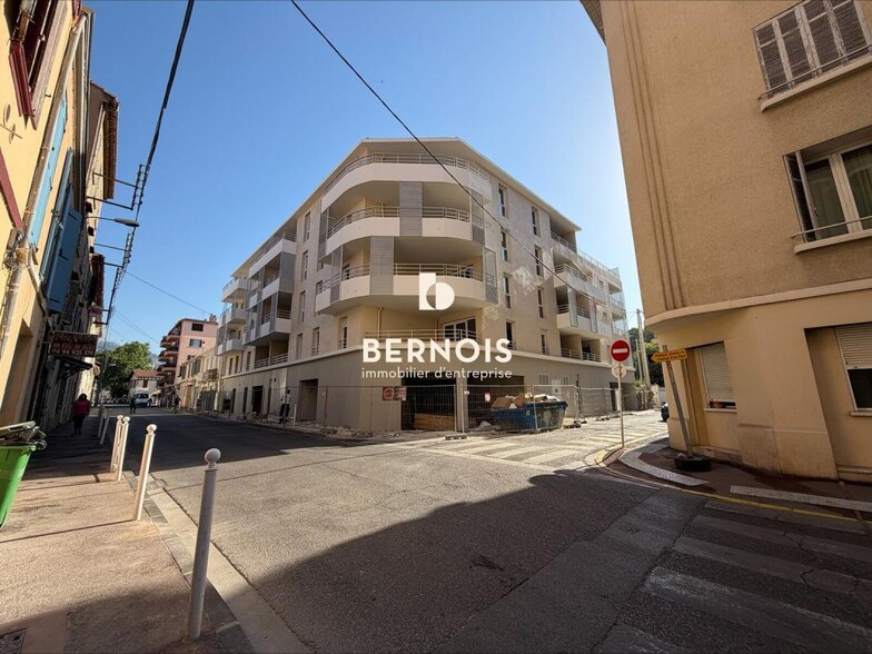 Retail in Toulon for sale - Building Photo - Image 3 of 5