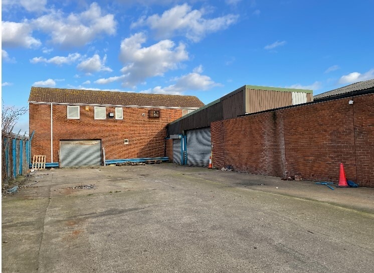 3 North Quay, Grimsby for sale - Primary Photo - Image 1 of 1