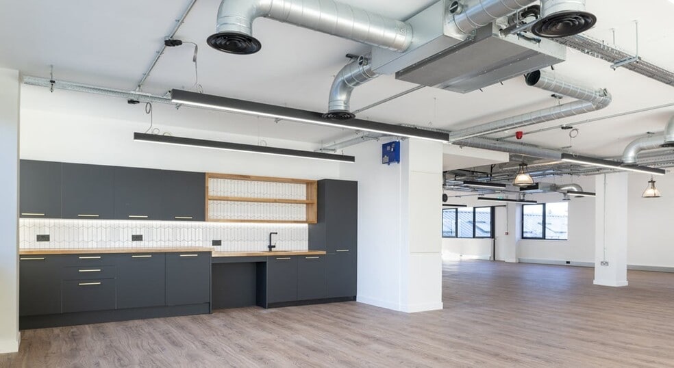 114 Power Rd, London to rent - Building Photo - Image 3 of 57