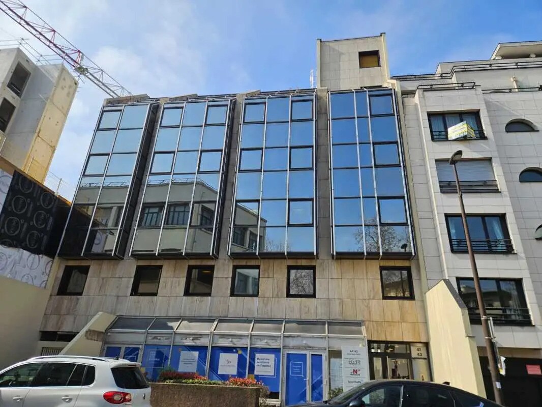 Office in Boulogne-Billancourt to rent Building Photo- Image 1 of 28