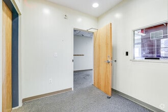 5070-5080 Parkside Ave, Philadelphia, PA to rent Interior Photo- Image 2 of 5