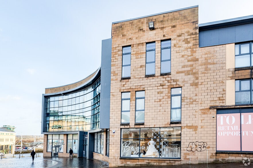 Castle St, Hamilton to rent - Building Photo - Image 2 of 17