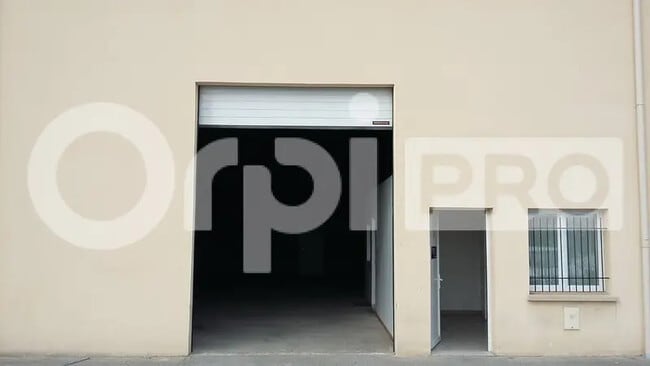 Location Local d'activités 230 m²