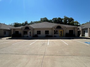 501 E 15th St, Edmond, OK for rent Building Photo- Image 1 of 10