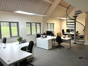 Duxford Rd, Saffron Walden to rent Interior Photo- Image 1 of 3