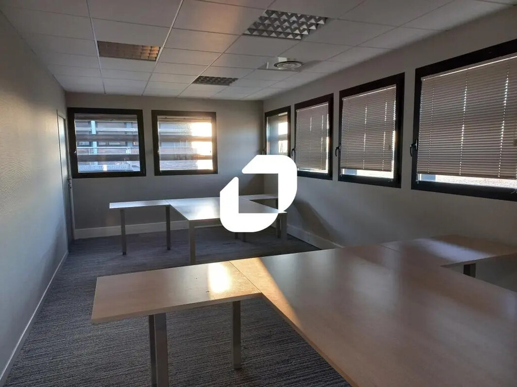 Location Bureaux 130 m² - Photo 1