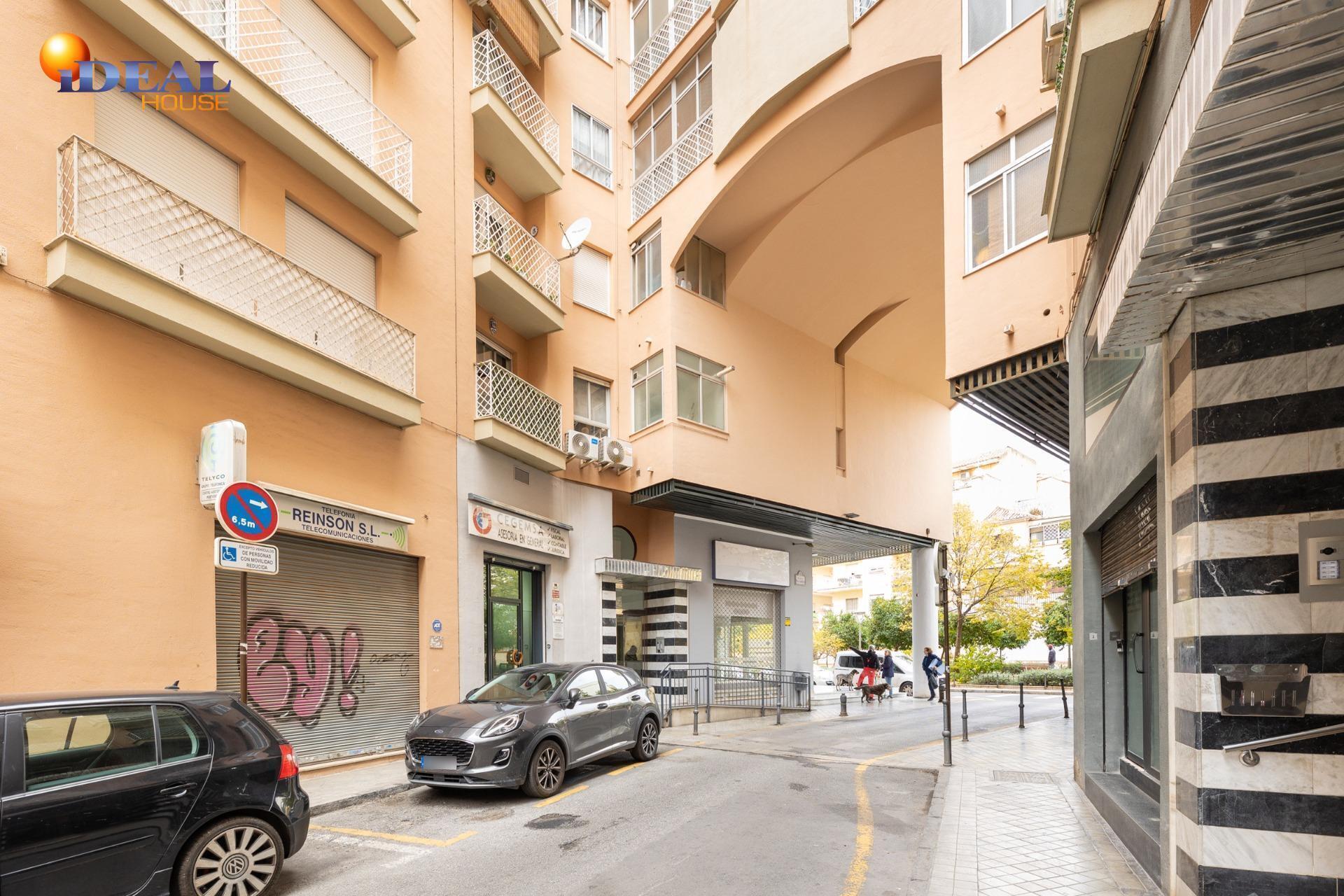 Retail in Granada, Granada for sale Building Photo- Image 1 of 23