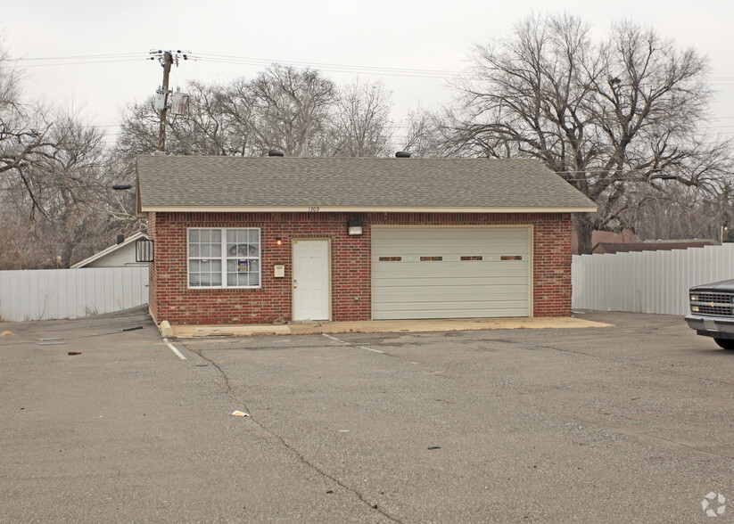 1309 SW 29th St, Oklahoma City, OK for rent - Building Photo - Image 2 of 2