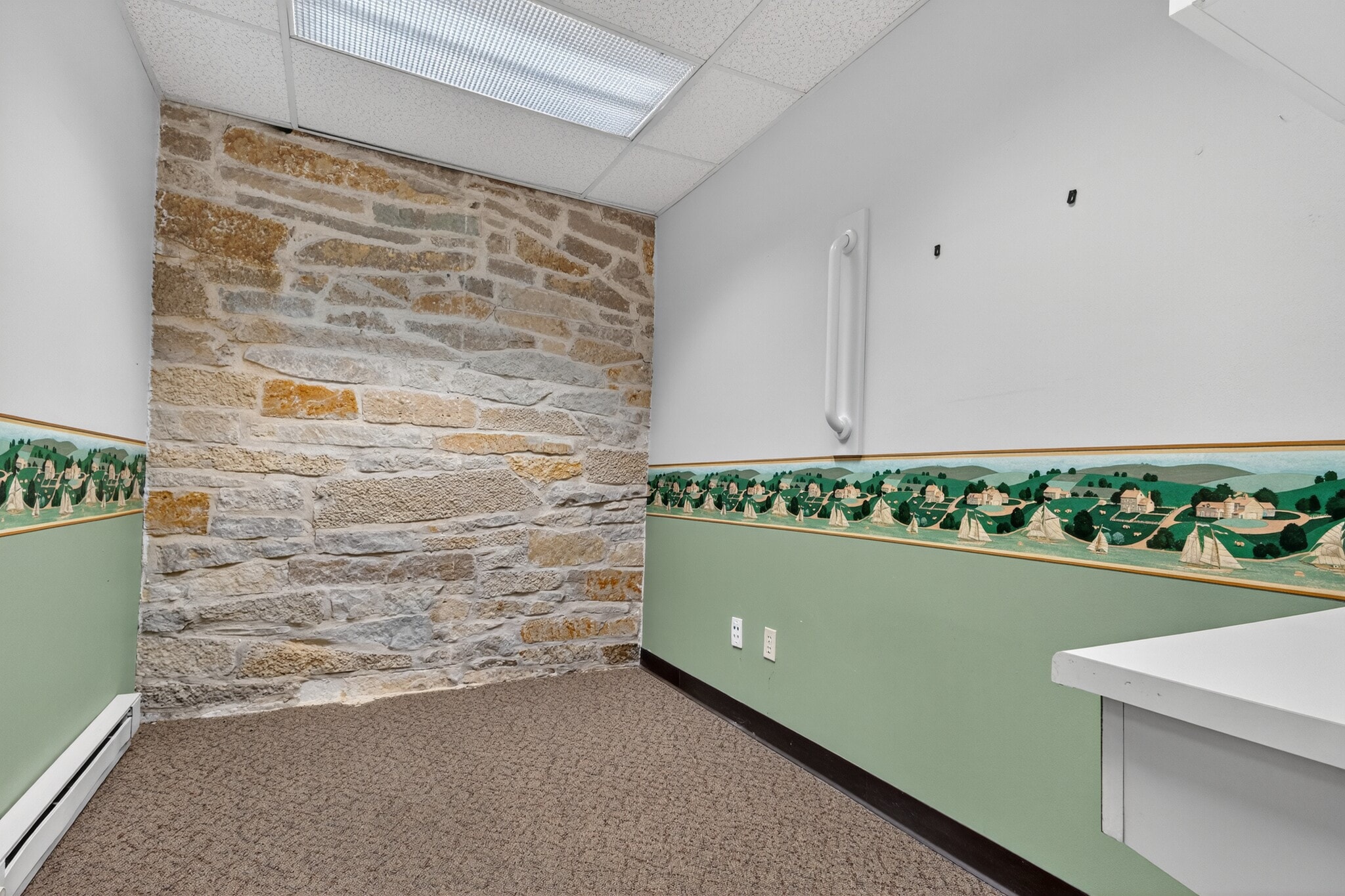 1111 Delafield St, Waukesha, WI to rent Interior Photo- Image 1 of 10