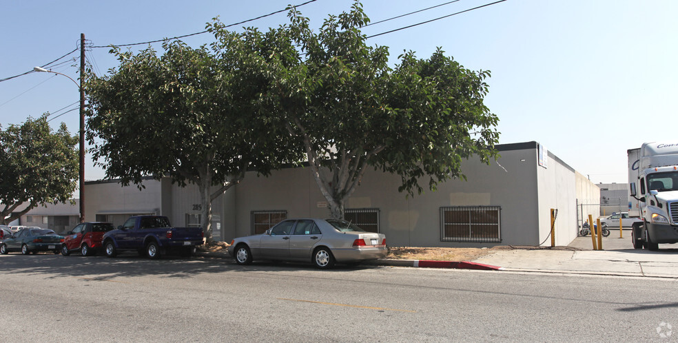 2856 S Vail Ave, Commerce, CA for rent - Building Photo - Image 1 of 8