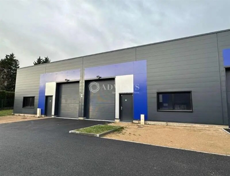 Location Local d'activités 295 m² - Photo 1
