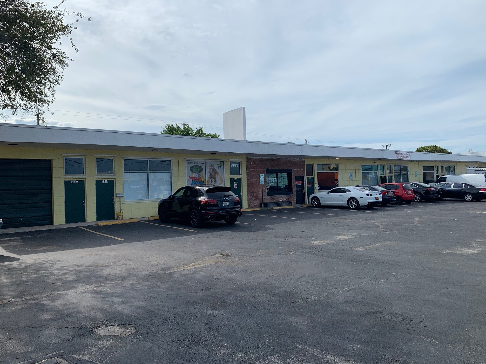 525-541 S Dixie Hwy E, Pompano Beach, FL to rent Building Photo- Image 1 of 4