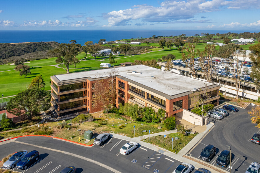 3333 N Torrey Pines Ct, La Jolla, CA for rent - Building Photo - Image 3 of 51