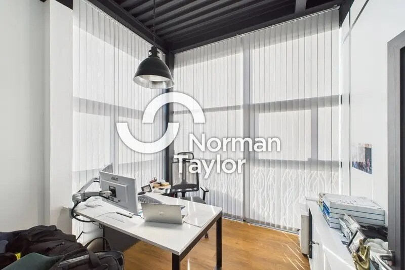 Office in Montpellier to rent - Building Photo - Image 2 of 9