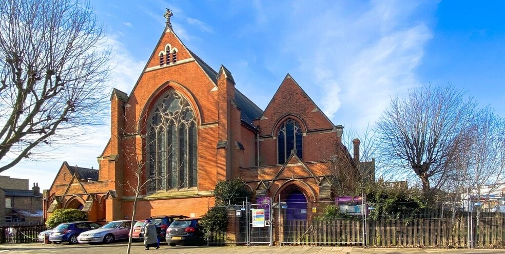32 St James' Ave, London for sale - Primary Photo - Image 1 of 1