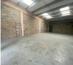 22C Carmondean Centre, Livingston to rent Interior Photo- Image 1 of 1