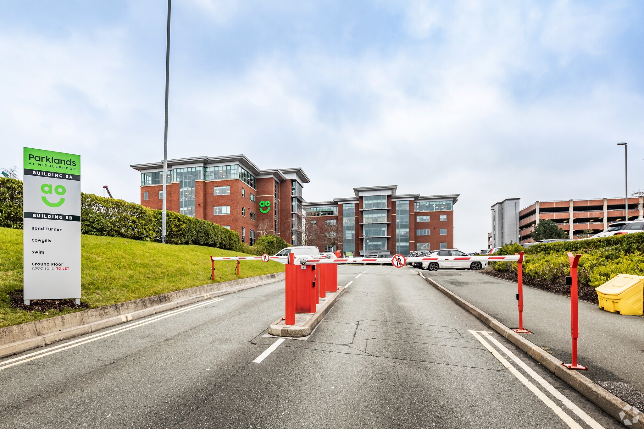 5B The Parklands, Bolton to rent Primary Photo- Image 1 of 2