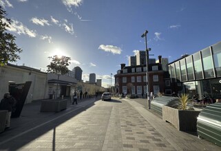 1-2 High St, Woking to rent Interior Photo- Image 1 of 2