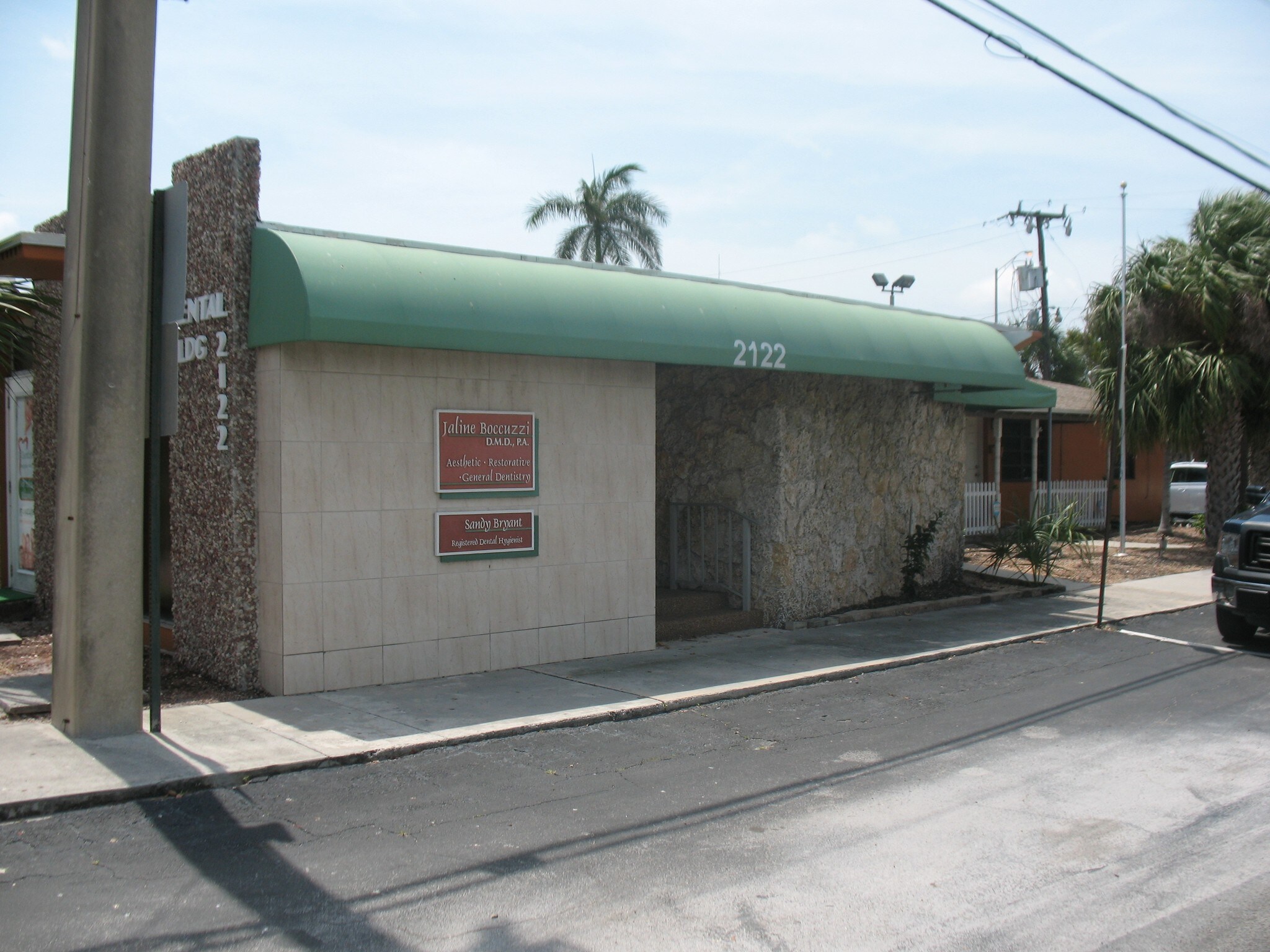 2112 NE 2nd St, Pompano Beach, FL for sale Building Photo- Image 1 of 1