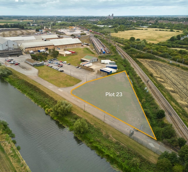 Adelaide park, Queen Adelaide Way, Ely to rent - Aerial - Image 1 of 5