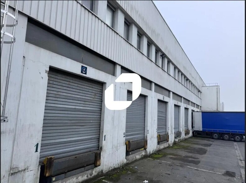 456 Rue De La Louvière, Fretin to rent - Building Photo - Image 2 of 17