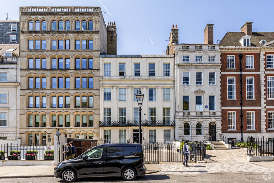 64 Lincolns Inn Fields, London for sale - Primary Photo - Image 1 of 1