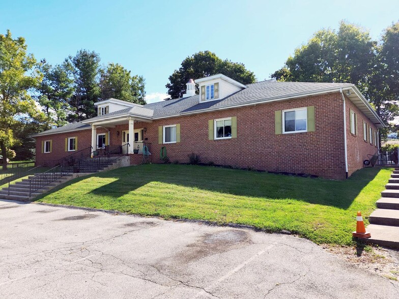 800 Lombard Rd, Red Lion, PA for sale - Building Photo - Image 1 of 1