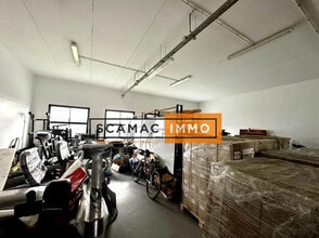Light Industrial in Croissy-Beaubourg for sale Interior Photo- Image 2 of 5