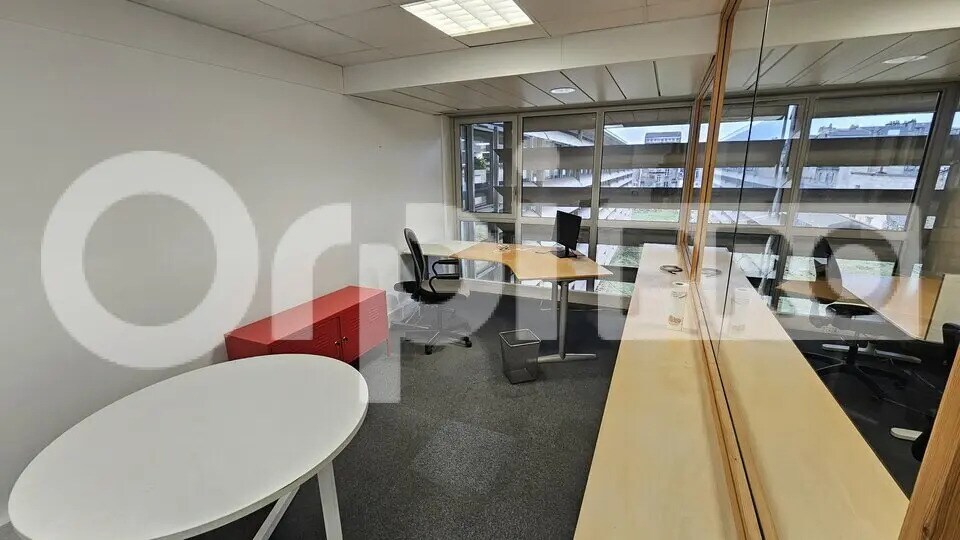Office in Bordeaux to rent - Interior Photo - Image 2 of 4