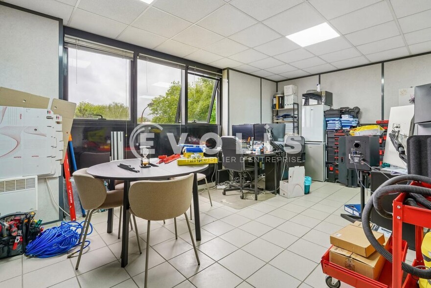 Office in Creteil to rent - Interior Photo - Image 3 of 7